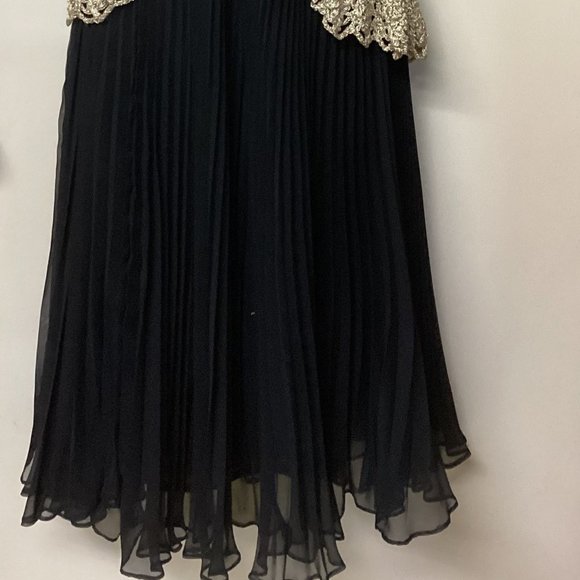 Evening 2 pc gown - Picture 2 of 2